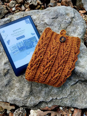 River Arrow Kindle Paperwhite Sleeve (Crochet)